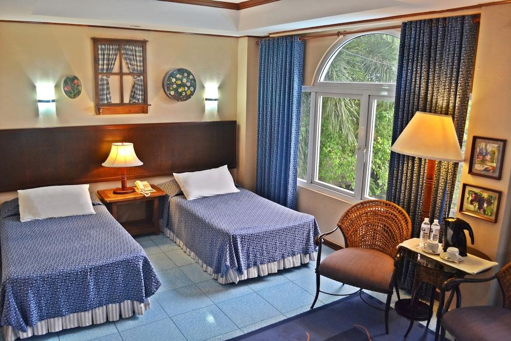 The Shoreline Subic Hotel Olongapo Eksteriør billede